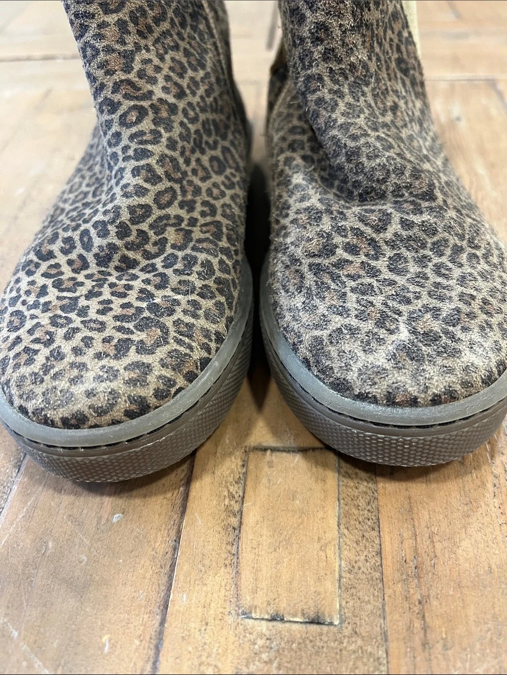 Freshly picked Leopard Print Chelsea Ankle Boots girls 11